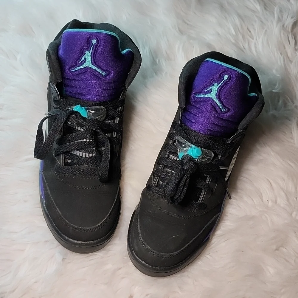 Air Jordan 5 Retro "Black Grape" - Picture 3 of 7